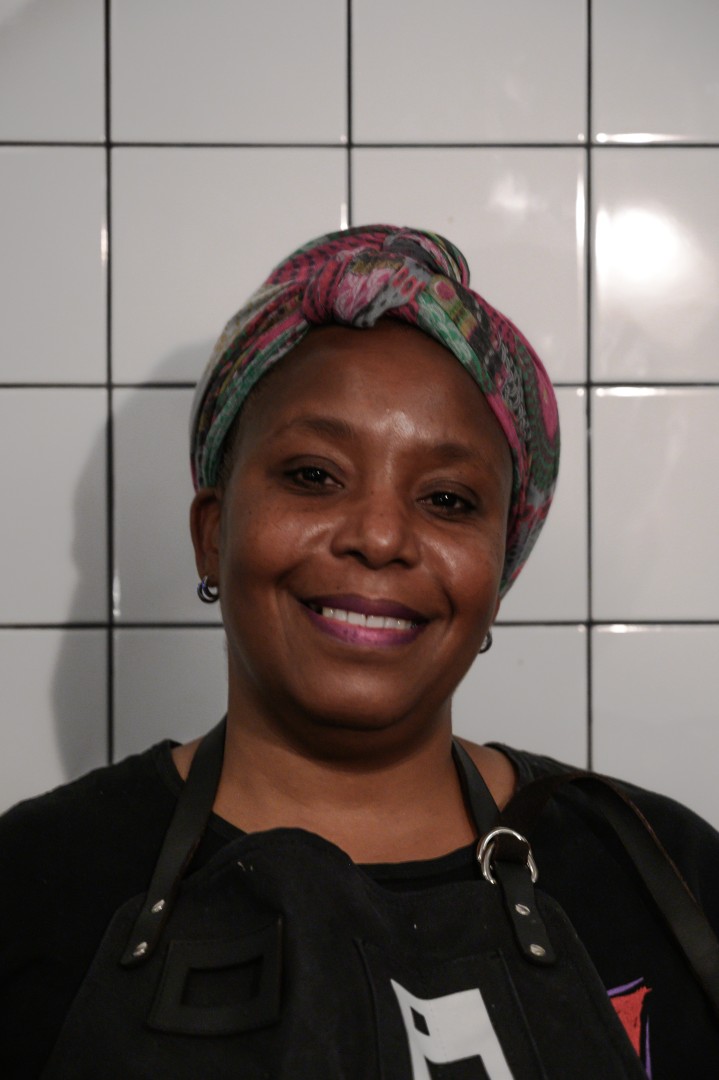 Porträtt av Josefa, East African-kock